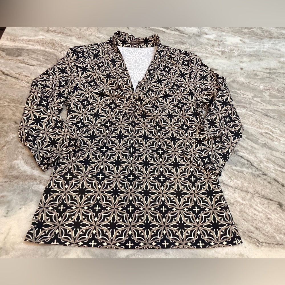 J. McLaughlin Geometric Print Long Sleeve Blouse | Black | Size S
